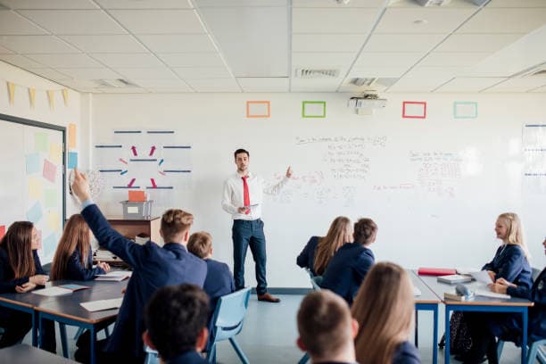 去英国读中学需要出示雅思成绩吗？去英国高中留学还需要准备什么？