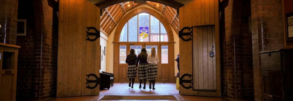 英国寄宿私校艾丽斯密尔学院Ellesmere College招生年龄,入学申请,学费费用开设课程