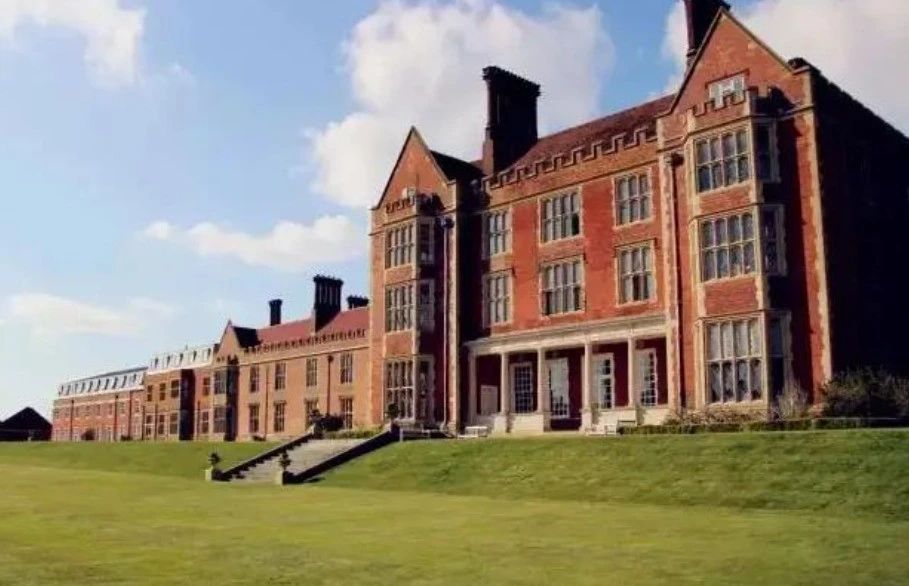 Benenden School 博耐顿女校