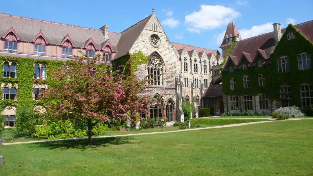 “女子伊顿”学术顶流级女校Cheltenham Ladies College